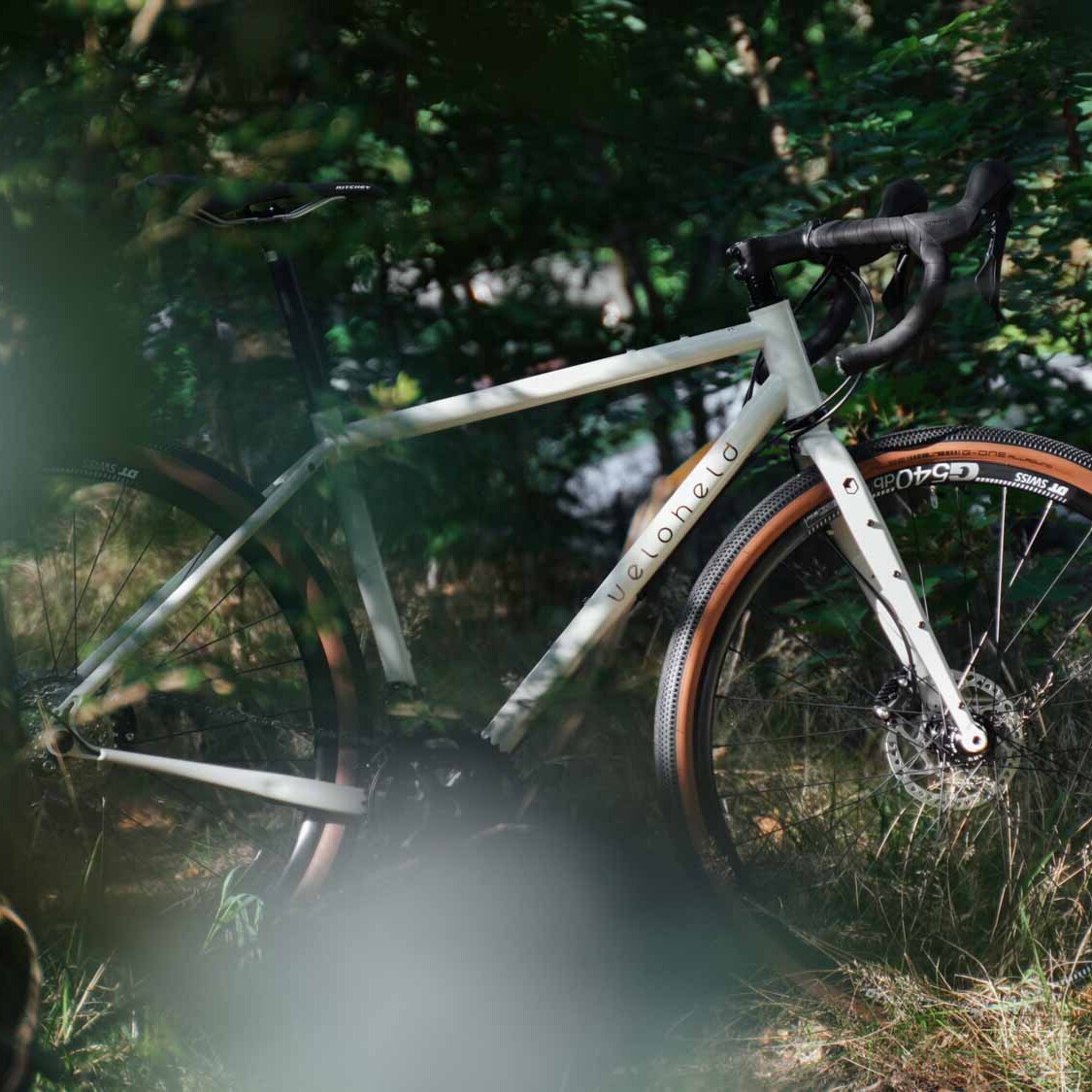 Gravelbike veloheld.iconX in cremweiss -Komplettrad