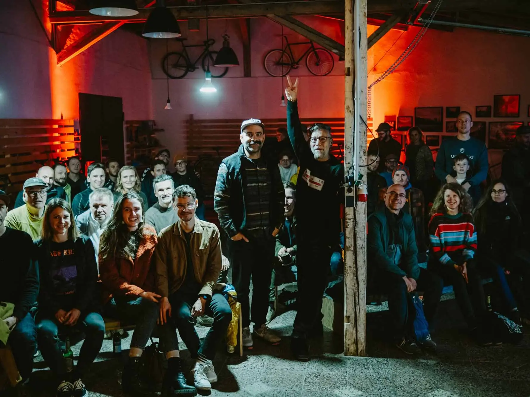 veloheld Diskussionsrunde zum Thema Bikepacking - Gruppenbild